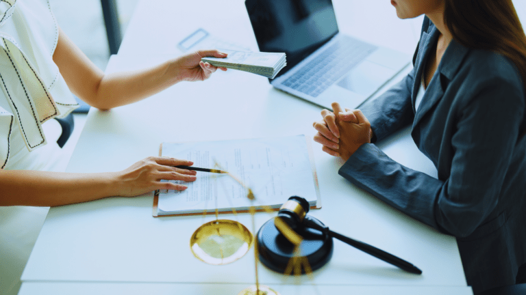 quem tem direito ao abono pecuniário